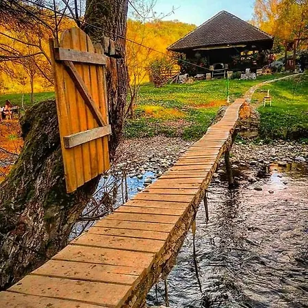 Cherry Gradac بيت للعطل