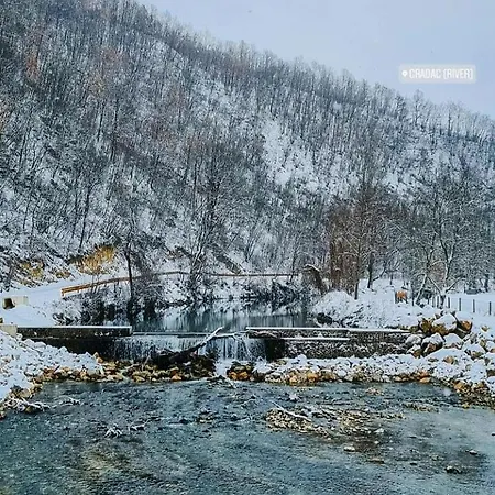 Cherry Gradac بيت للعطل *