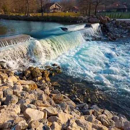 Cherry Gradac * فاليفو