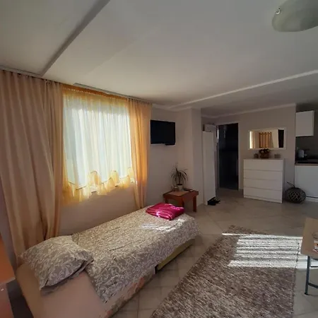 Cherry Gradac بيت للعطل *