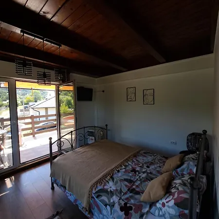 Cherry Gradac * فاليفو