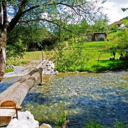 Cherry Gradac بيت للعطل فاليفو